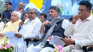 Karnataka Congress Fnfighting: DK Shivakumar Camp MLAs In Delhi