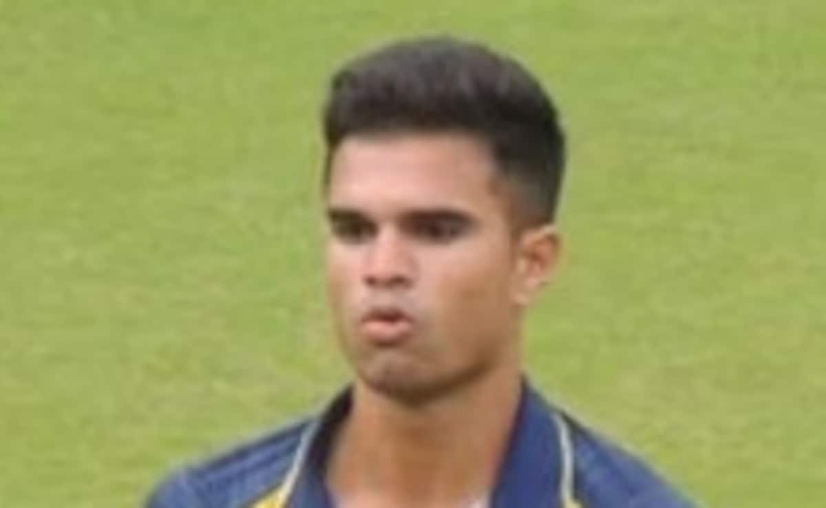 W, W, W: IPL से पहले रौद्र रूप में आए अर्जुन तेंदुलकर, लहराती हुई गेंदों पर खुब बल्लेबाजों को नचाया, VIDEO