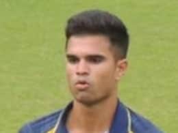 W, W, W: IPL से पहले रौद्र रूप में आए अर्जुन तेंदुलकर, लहराती हुई गेंदों पर खुब बल्लेबाजों को नचाया, VIDEO