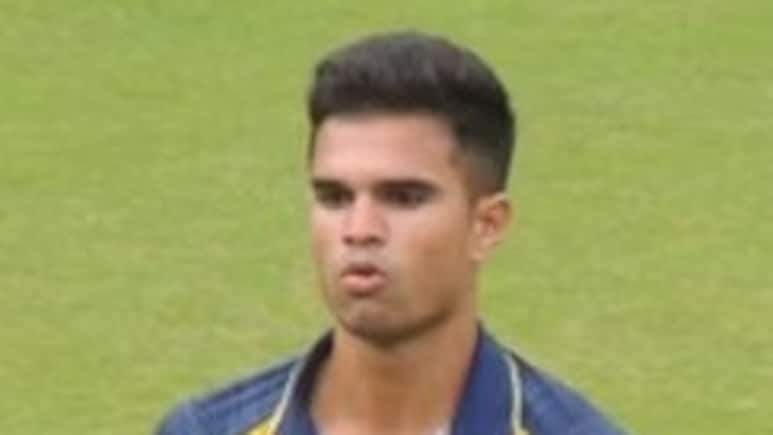 W, W, W: IPL से पहले रौद्र रूप में आए अर्जुन तेंदुलकर, लहराती हुई गेंदों पर खुब बल्लेबाजों को नचाया, VIDEO