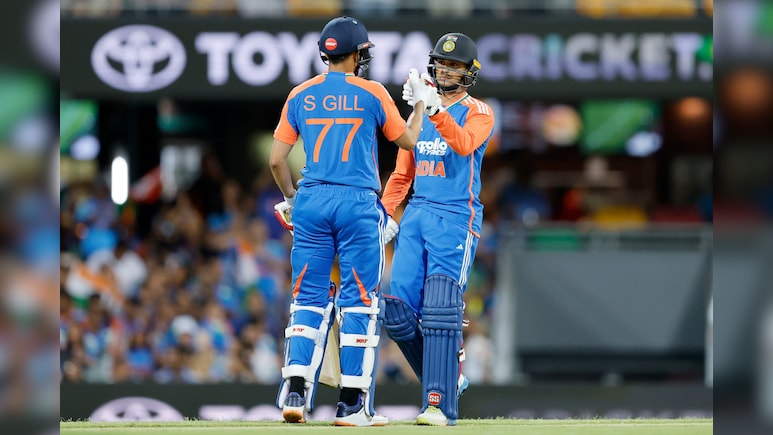 IND vs AUS: खराब मौसम के चलते गाबा में रुका खेल, गिल और अभिषेक ने महज 4.5 ओवरों में ठोक दिए 52 रन