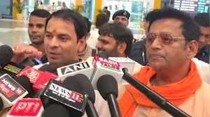 Tej Pratap's Airport Meet With BJP's Ravi Kishan Sparks Speculations