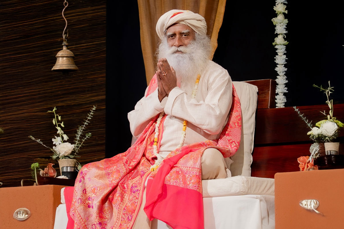 Sadhguru,Sadhguru Instagram,Sadhguru Latest updates,Sadhguru Aashram,Sadhguru Aashram address,social media,news and media,Sadhguru love quotes,trending story,Whosthat360
