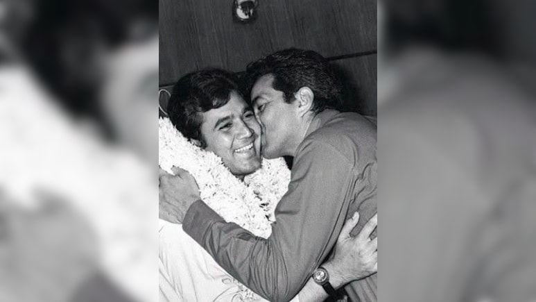 When Drunk Dharmendra Didn't Let Hrishikesh Mukherjee Sleep After Losing <i>Anand</i> To Rajesh Khanna