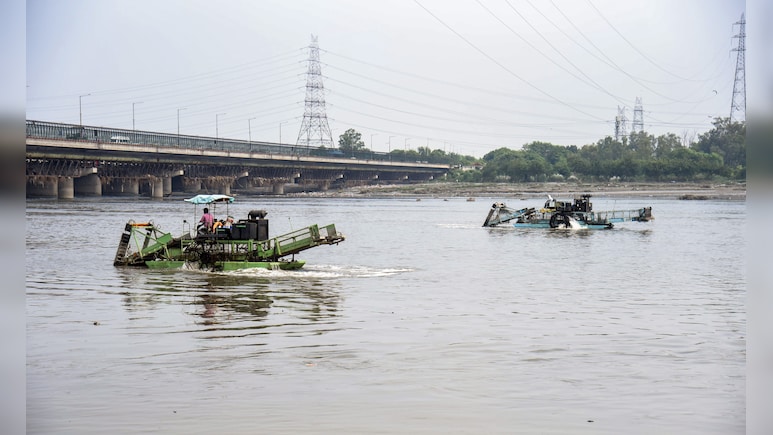 यमुना की सफाई पर दिल्ली में 'सियासी भूचाल' : AAP का दावा- 'सभी 37 STP फेल', BJP ने 'आप' शासन पर साधा निशाना यमुना की सफाई पर दिल्ली में 'सियासी भूचाल' : AAP का दावा- 'सभी 37 STP फेल', BJP ने 'आप' शासन पर साधा निशाना