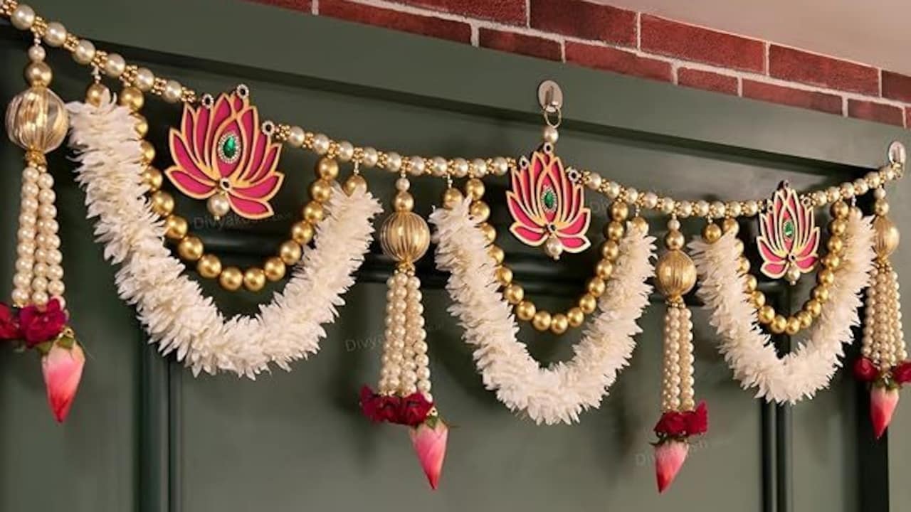 Transform tour wedding functions with the main door hangings decor to shine your home bright Transform tour wedding functions with the main door hangings decor to shine your home bright