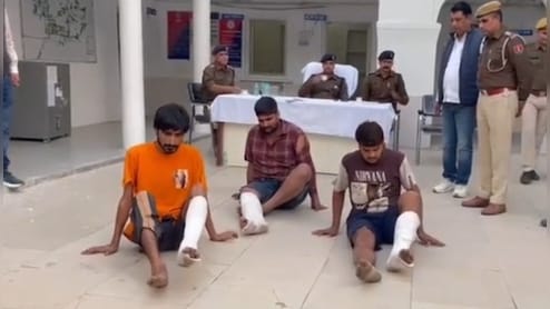 पुलिस से बचने के लिए ट्रेन में भीख मांग रहे थे, पुलिस ने 50 हज़ार के इनामी वांटेड बदमाशों को गिरफ्तार किया 