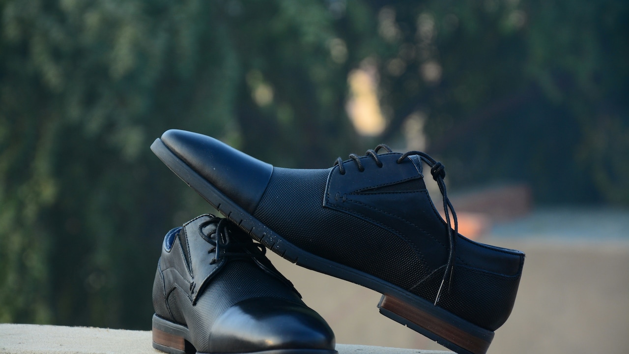 Tired Feet After Your Metro Commute? This Is How To Fix the Formal Shoe Problem.