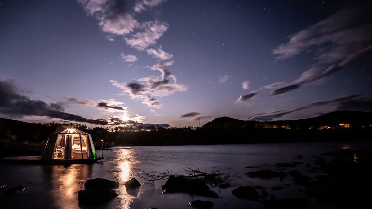World's Remotest Airbnb? At This Floating Hut In Greenland, A Night Costs Rs 75,000