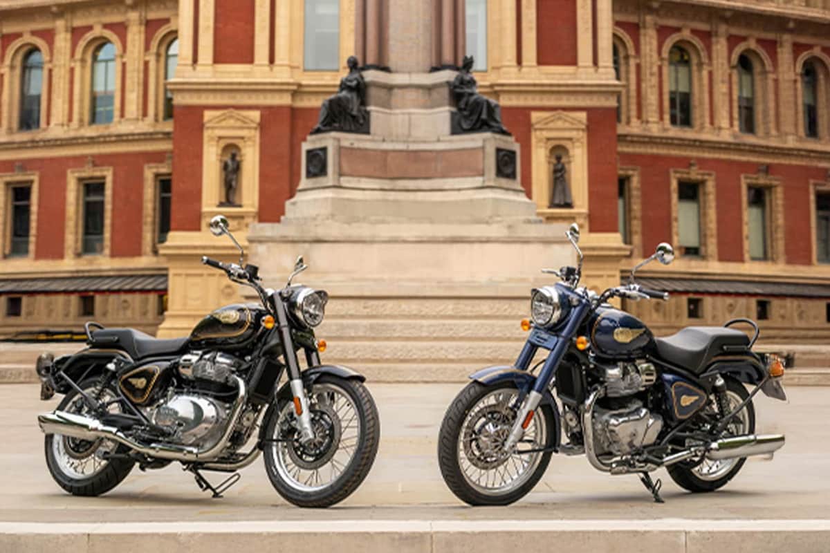 Royal Enfield Bullet 650 Cannon Black and Battleship Black