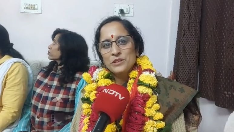 Ashwini Paranjape: MP भाजपा महिला मोर्चा की नई प्रदेश अध्यक्ष अश्विनी परांजपे ने संभाली कमान, कहा- 'जमीनी स्तर पर करेंगे काम'