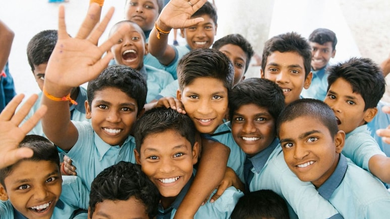 School Assembly News Headlines (November 18): Top National, World, Business, Sports News