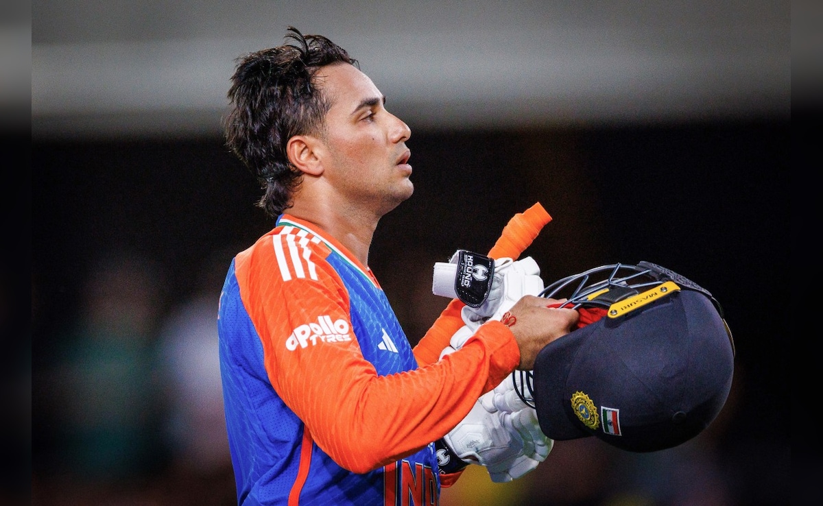 Abhishek Sharma: T20 World Cup के बीच टीम इंडिया की बढ़ी टेंशन, अभिषेक शर्मा हुए अस्पताल में भर्ती