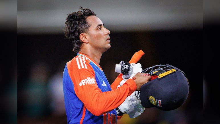 Abhishek Sharma: T20 World Cup के बीच टीम इंडिया की बढ़ी टेंशन, अभिषेक शर्मा हुए अस्पताल में भर्ती