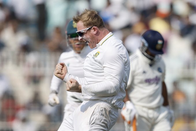 IND vs SA1st Test: कोलकाता टेस्ट में भारत की हार, साउथ अफ्रीका 30 रन से जीता, हार्मर ने झटके 4 विकेट