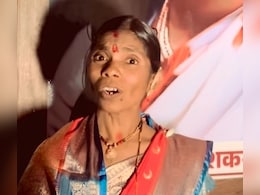 सोशल मीडिया पर आई नई रानू मंडल, लता मंगेशकर के गाने पर इस अंदाज में लगाए सुर, लोग बोले- असली टैलेंट, इसे करो वायरल