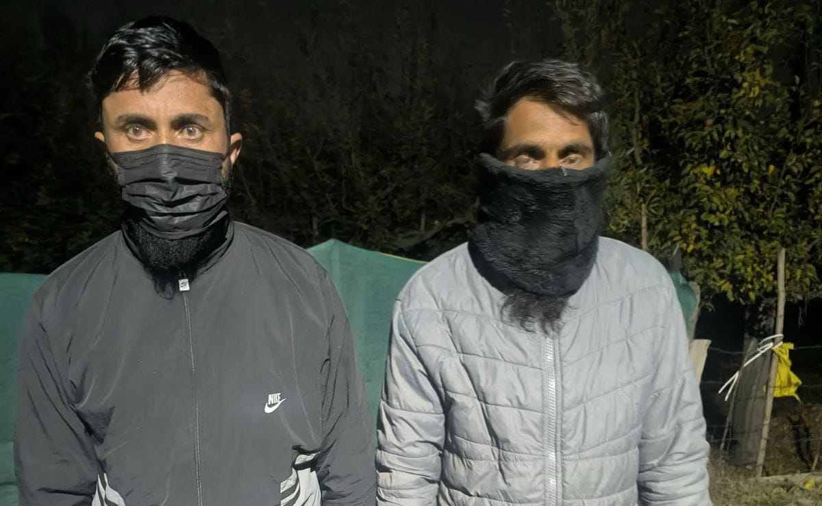 कश्मीर में 2 हाइब्रिड आतंकी गिरफ्तार, हैंड ग्रेनेड समेत हथियार-गोला बारूद बरामद, क्या थी साजिश?