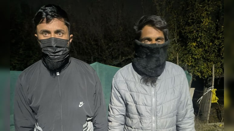 कश्मीर में 2 हाइब्रिड आतंकी गिरफ्तार, हैंड ग्रेनेड समेत हथियार-गोला बारूद बरामद, क्या थी साजिश?