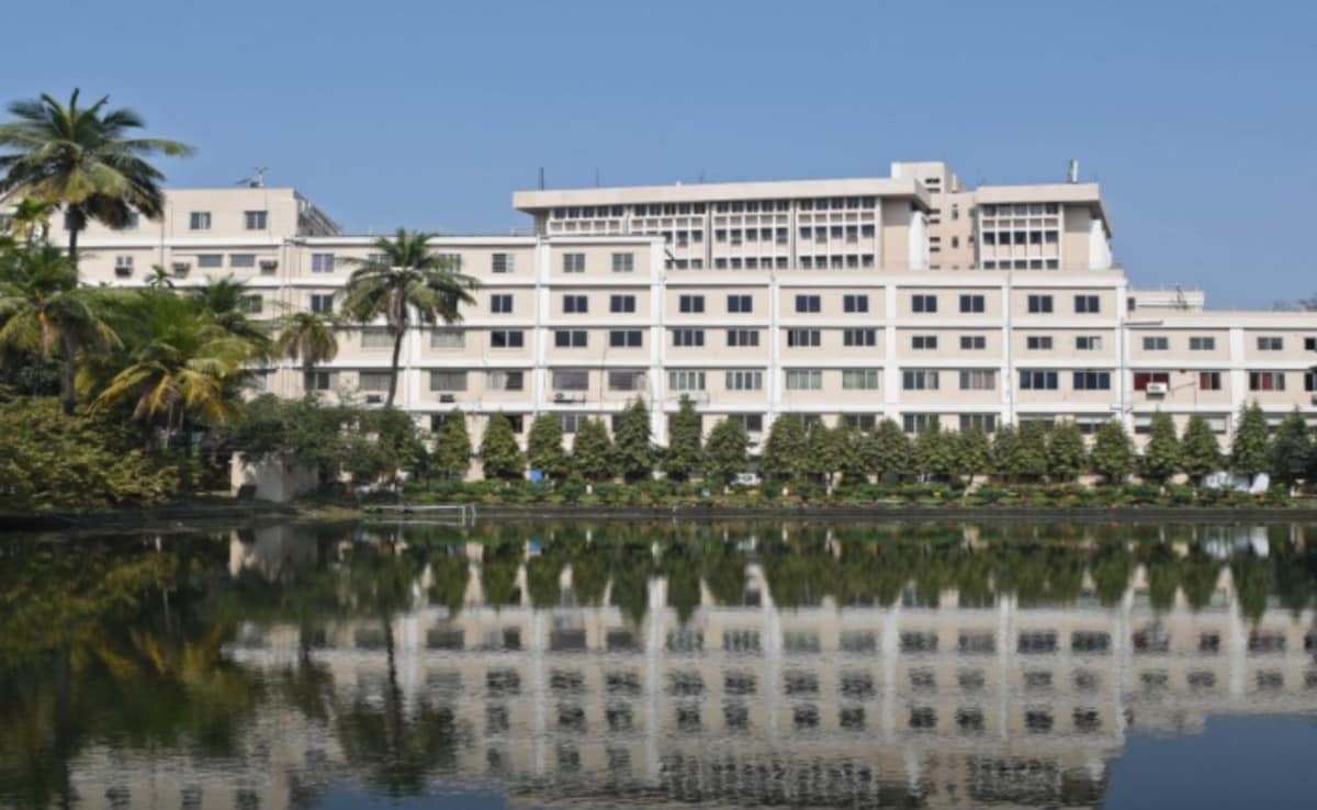 Day After Delhi Blast, Hate Graffiti Seen At Top Institute In Kolkata