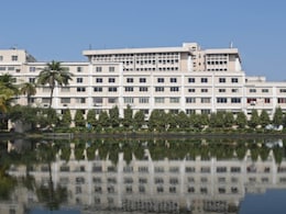 Day After Delhi Blast, Hate Graffiti Seen At Top Institute In Kolkata