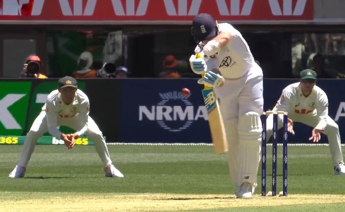 VIDEO: डक के साथ जो रूट ने विराट कोहली के अनचाहे रिकॉर्ड की बराबरी की, स्टार्क ने खोलने भी नहीं दिया खाता