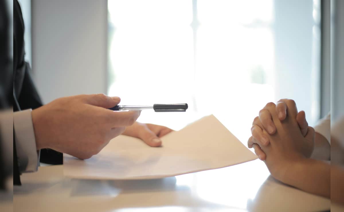 पिता के जाने के 2 हफ्ते बाद खुला बड़ा राज! बेटे को पता चला 18.5 लाख का लोन, इंटरनेट पर छिड़ी बहस