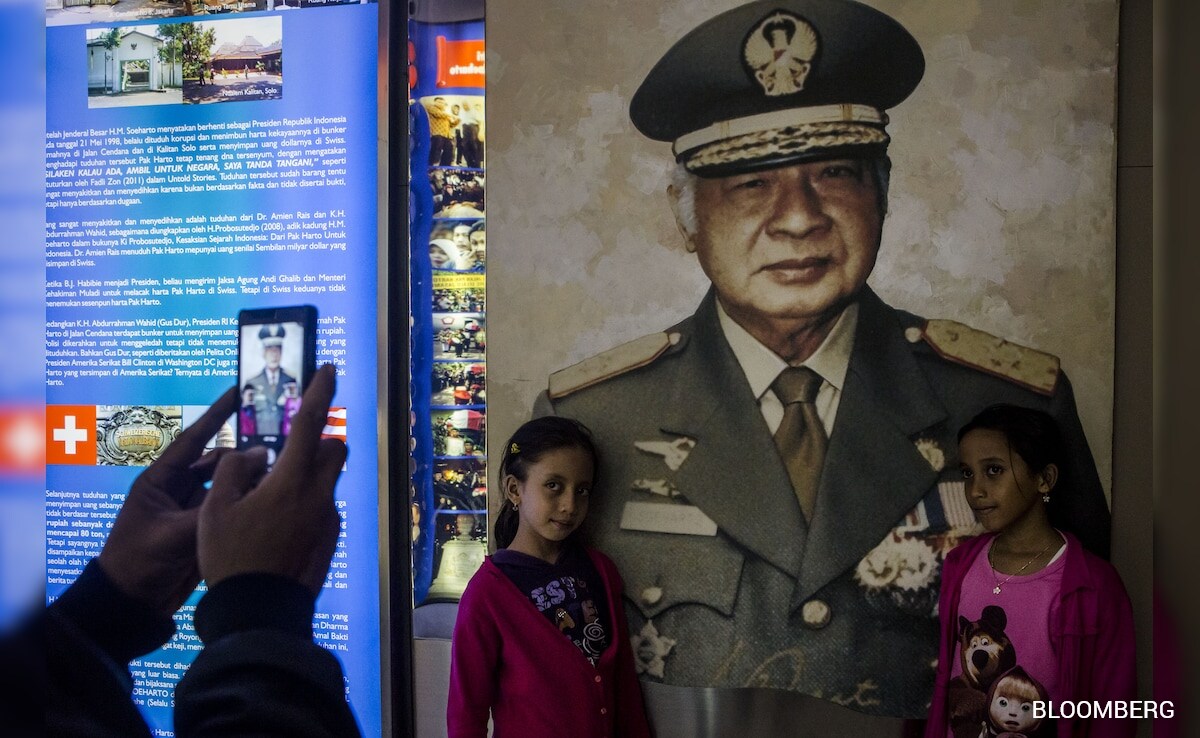 Indonesia Honors Former Dictator Suharto as National Hero