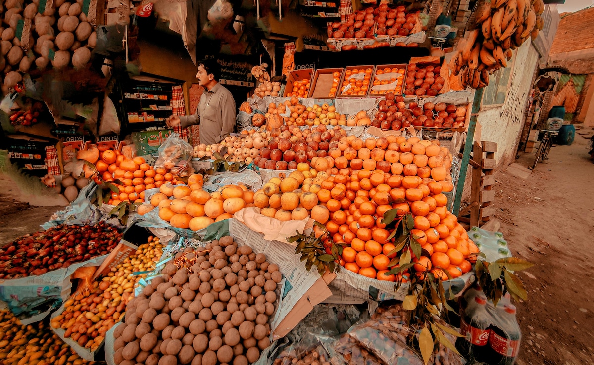 महंगाई के आगे पाकिस्तान का सरेंडर, 75 रुपये में बिक रहा एक टमाटर