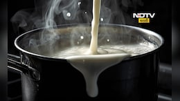 Boiling Milk Tips: दूध गरम करण्याची योग्य पद्धत कोणती? ही 1 ट्रिक वापरा एक थेंबही गॅसवर सांडणार नाही