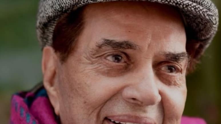 Dharmendra Discharged from Hospital: मुंबई के ब्रीच कैंडी अस्पताल से डिस्चार्ज हुए धर्मेंद्र, एंबुलेस से पहुंचे घर