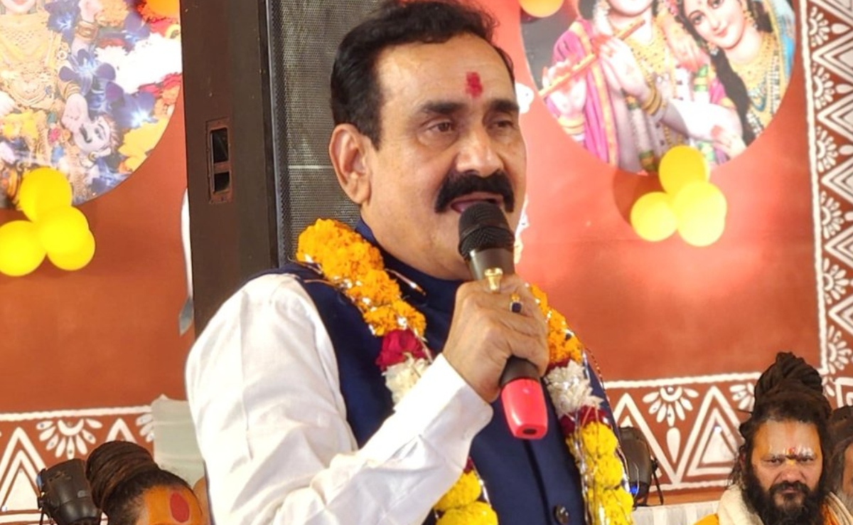 ब्राह्मणों पर बयान देने वाले IAS संतोष वर्मा पर भड़के पूर्व गृहमंत्री नरोत्तम मिश्रा, कहा- सनातनी भी करवा सकते हैं फैसला