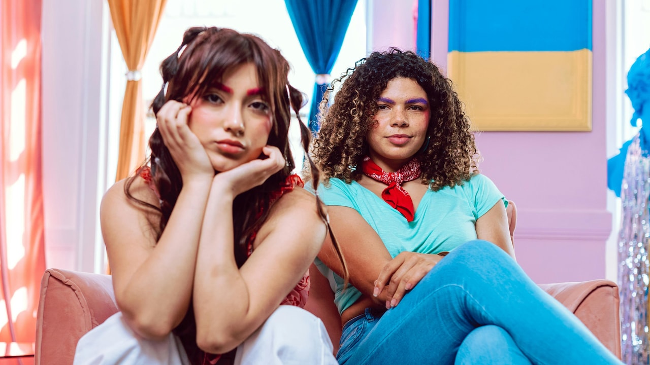 Gender-neutral outfits and thrifted pieces are leading the style charge. Gender-neutral outfits and thrifted pieces are leading the style charge.