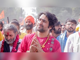 हिंदू एकता पदयात्रा में अचानक भावुक क्‍यों हो गए बागेश्वर बाबा? आंखों से बहने लगे खुशी के आंसू