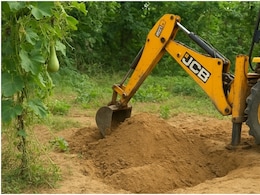 MP News: लौकी की बेल, नीचे रेत का ढेर, पुलिस ने JCB से की खुदाई; फिर दो बोरी में जो मिला जानकार उड़ जाएंगे होश