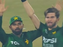 Pakistan Stars Mockingly Appeal After Controversial Call From Umpire Against Sri Lanka - Watch