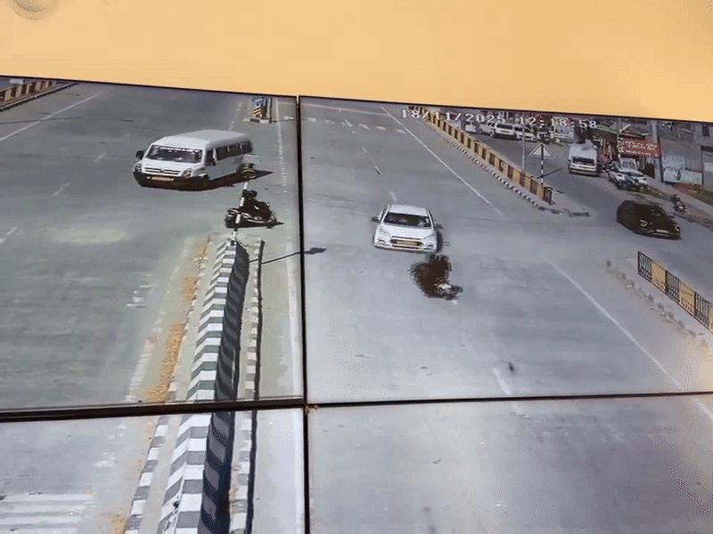 हादसे का खौफनाक VIDEO: तेज रफ्तार कार की टक्कर से कई फुट हवा में उछले युवक, रॉग साइड से आ रहे थे बाइकर्स