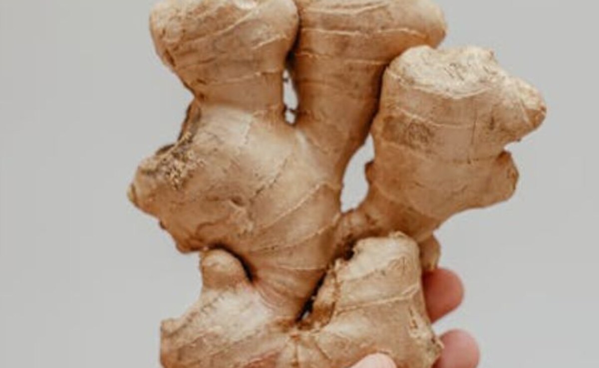 Slow Digestion In Winter? 5 Ginger Benefits For Faster Metabolism And Weight Loss