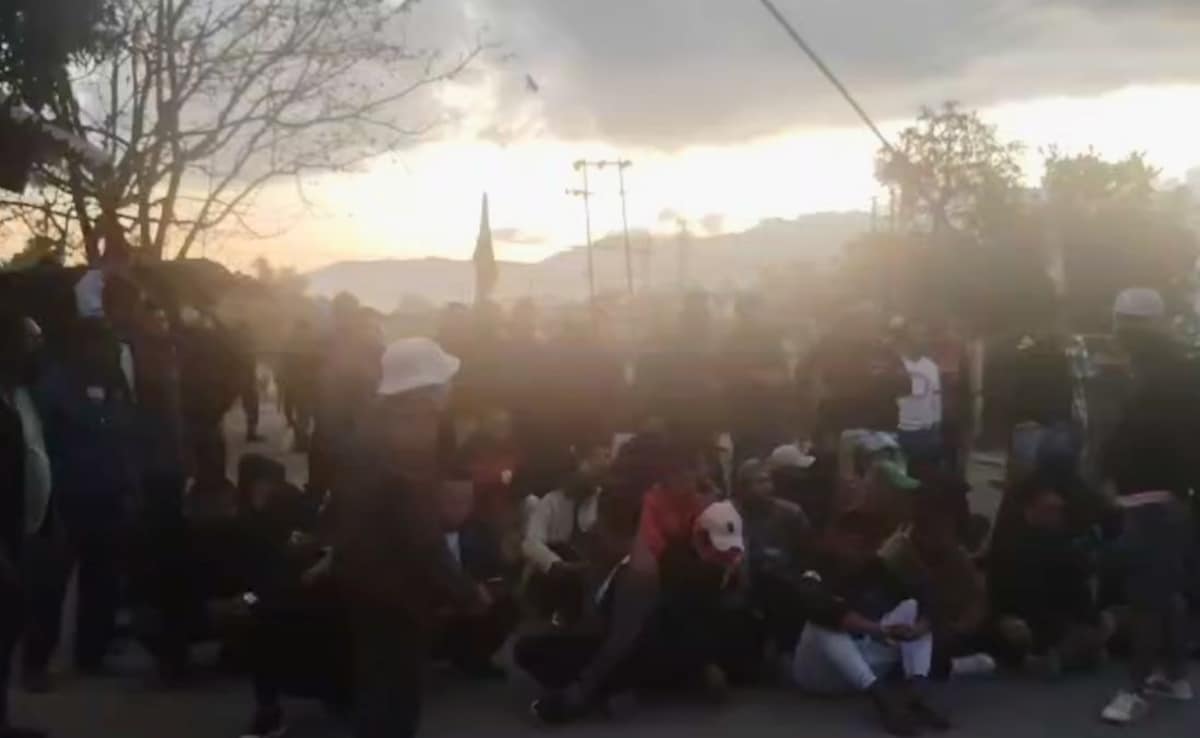 'Going Home': Manipur's Displaced Meiteis Try To March To Villages, Clash With Cops