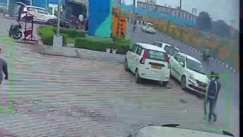 CCTV Reveals Delhi Blast Suspects at Faridabad Petrol Pump Before Attack