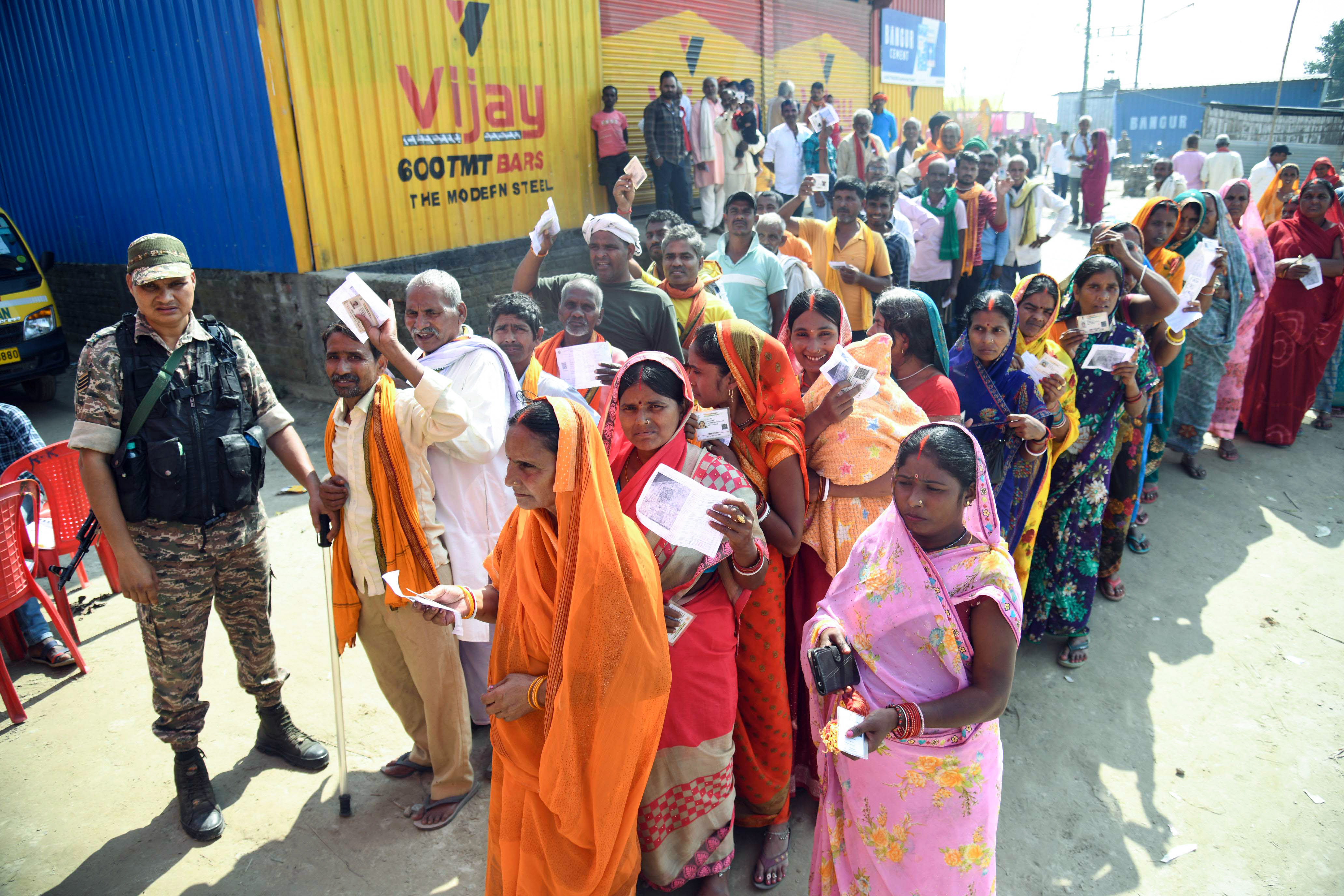 Bihar Election LIVE: बिहार चुनाव के अंतिम चरण की वोटिंग आज, 1302 उम्मीदवारों के भाग्य का होगा फैसला