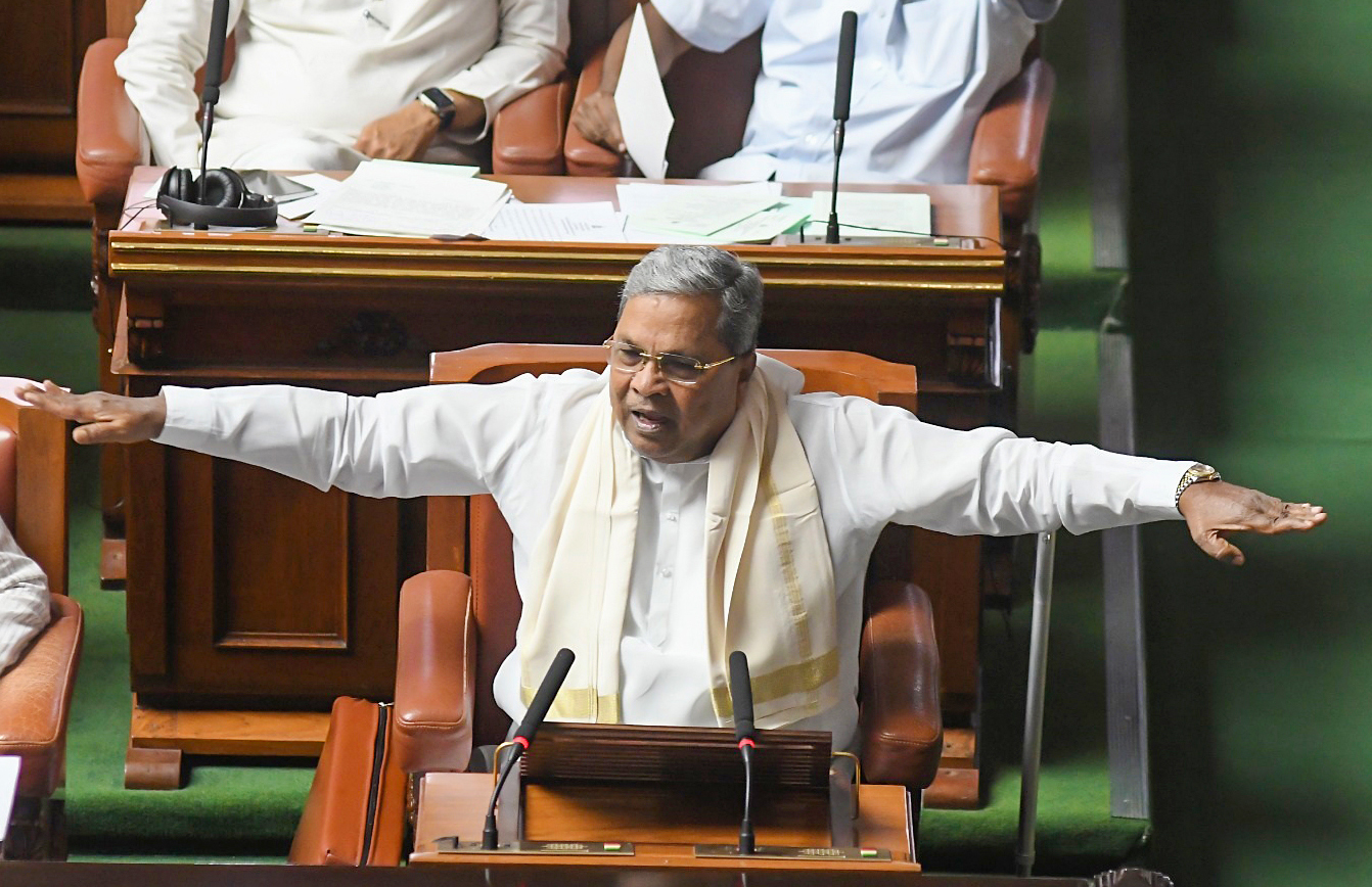 जनता दल, JDS से लेकर कांग्रेस तक... सिद्धारमैया ने हर बार विरोधियों को दी है पटखनी, ऐसा रहा है सफर