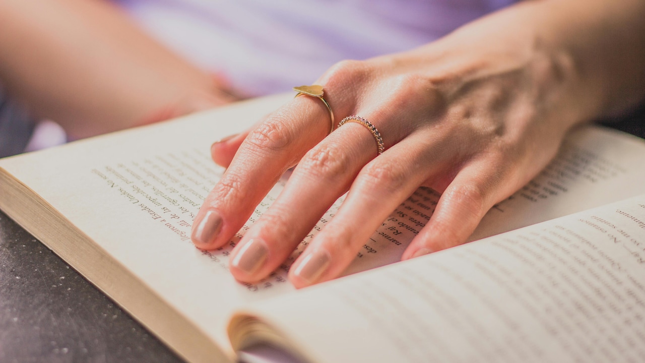 Heres why your silver rings tarnish quickly and how to prevent it Heres why your silver rings tarnish quickly and how to prevent it