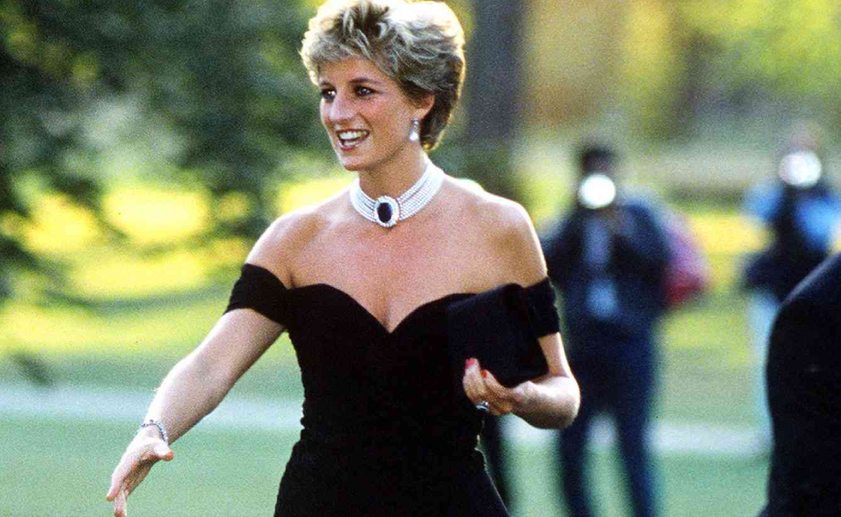 फिर छिड़ी बात डायना की ब्‍लैक रिवेंज ड्रेस की... बेवफाई की कहानी अब पेरिस के म्‍यूजियम में 