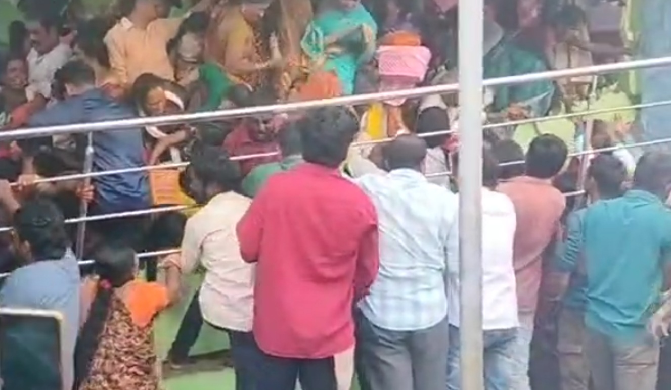 Video: Puja Baskets In Hand, Screams For Help -- The Temple Stampede Moment
