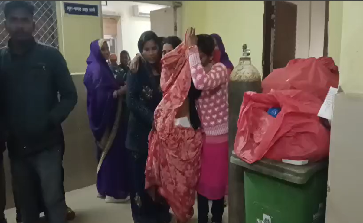 Nasbandi Camp: नसबंदी शिविर में अस्पताल प्रबंधन की बड़ी लापरवाही; यहां महिलाओं की जान से खिलवाड़!