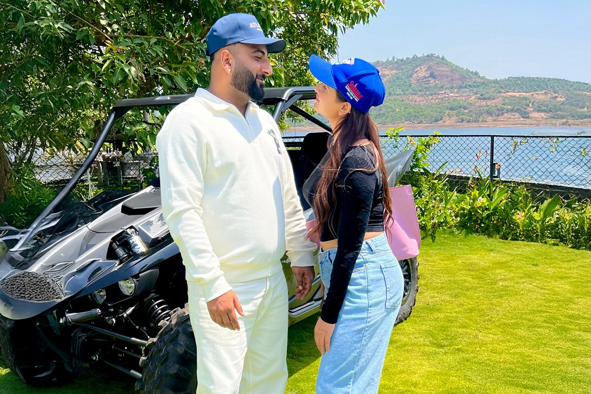 Kashish Agarwal,Shehbaz Badesha,Kashish Agarwal and Shehbaz Badesha relationship,social media,Shehbaz Badesha Age,Shehbaz Badesha Song,Shehbaz Badesha Tattoo,news and media,Whosthat360