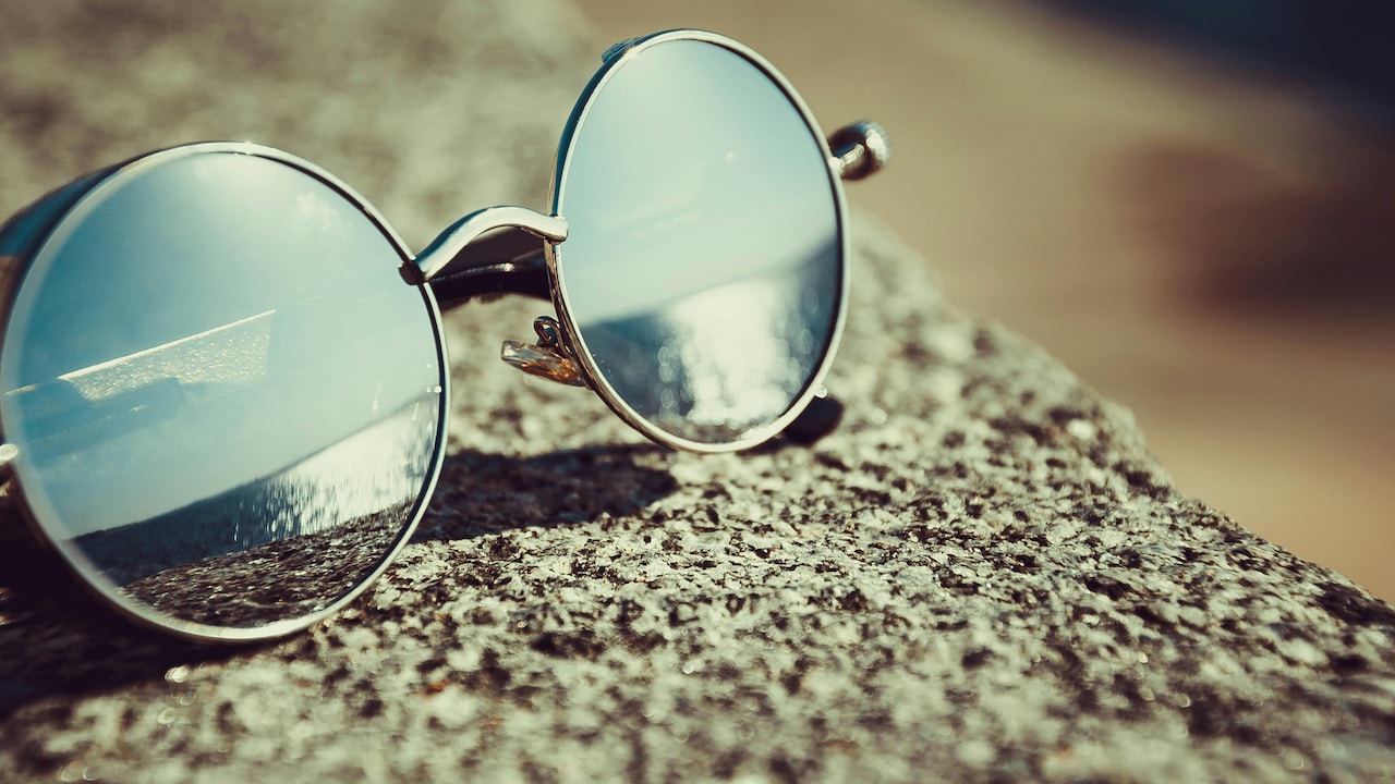 Make your basic looks fashionable with these stunning sunglasses from Aamzon