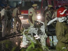 लालकिला धमाका: 13 की मौत, 6 कार, दो ई-रिक्शा और एक ऑटो रिक्शा जलकर खाक