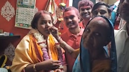 Success Story : आईच्या घामाचं सोनं! सफाई कामगार मातेची कन्या झाली MPSC अधिकारी, संघर्ष वाचून डोळे पाणावतील!