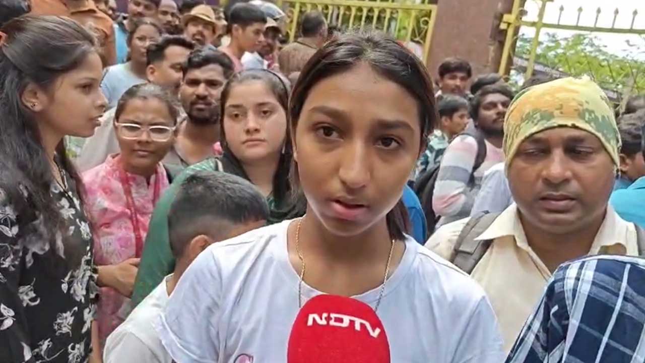 Fans Queue Up In Mumbai As Women's ODI World Cup Final Ticket Prices Touch Rs 1.3 Lakh